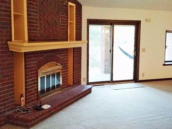 5th image of 11 Lakeshore Ct