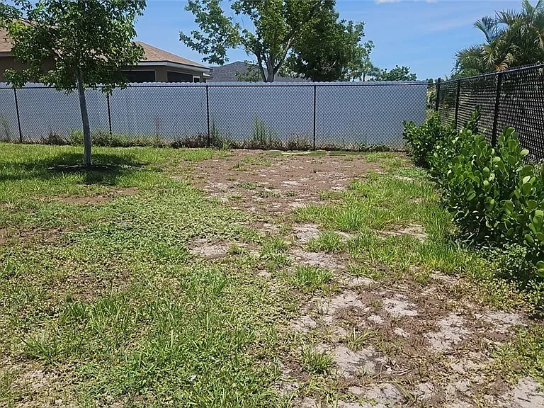 1926 NW 15th St — Photo 33
