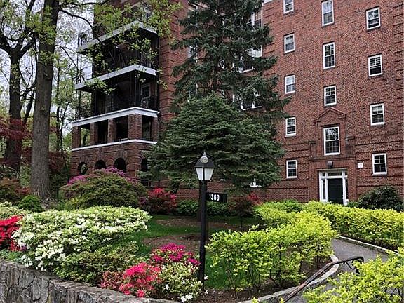 3rd image of 1360 Midland Ave APT 3A