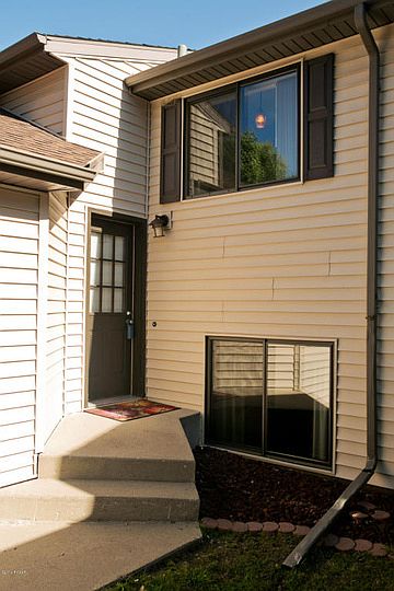 1st image of 2742 32nd St S
