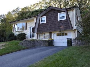 12 Saddleback Hill Rd, Bellingham, MA 02019