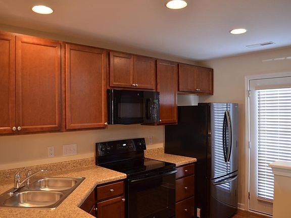 4th image of 504 Song Sparrow Ln