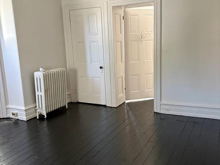 311-313 N 6th St #1A — Photo 5
