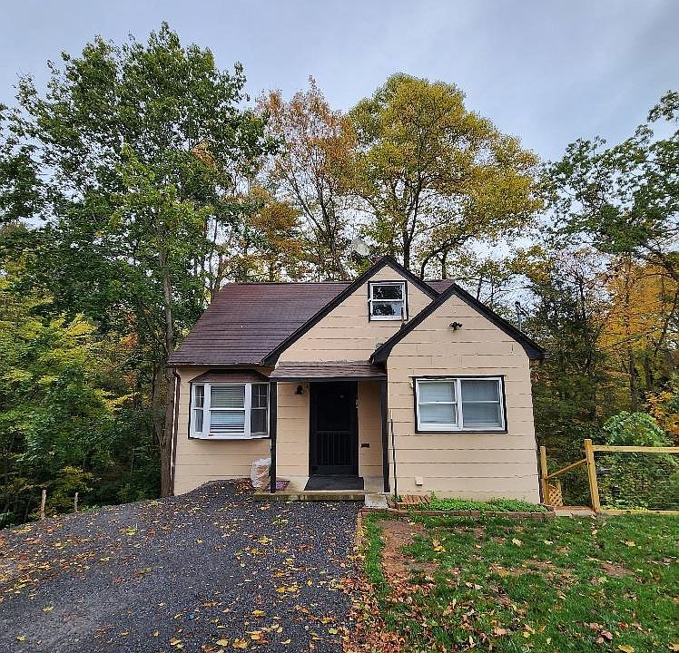 1st image of 105 Edgewood Dr