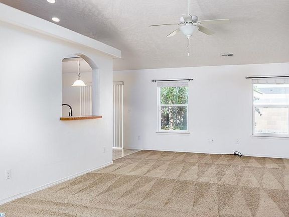 2nd image of 5912 Maryhill Ln