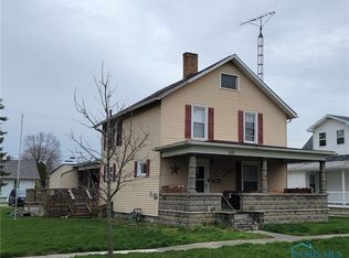 210 W 1st St, Woodville, OH 43469