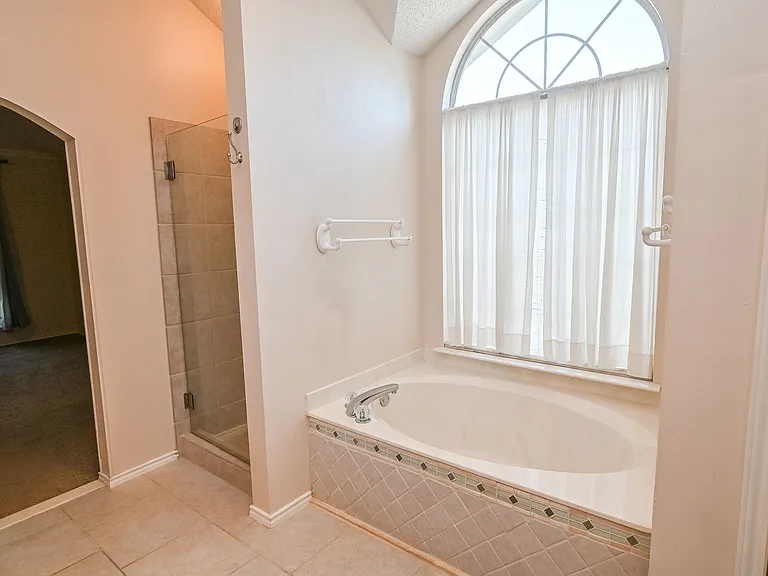 2100 Newport Dr — Photo 26