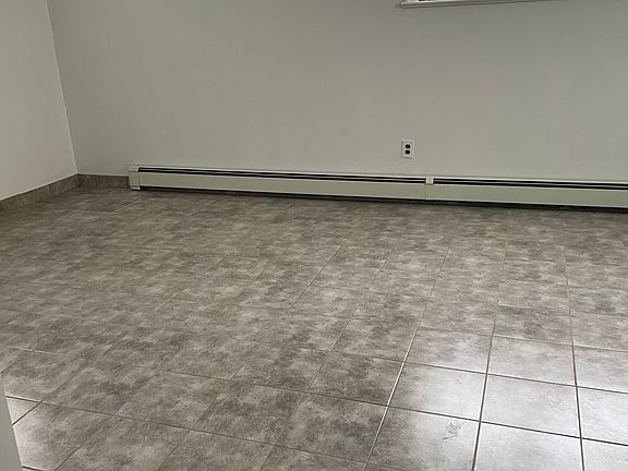 5th image of 752 Edison Ave #1
