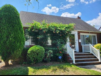 123 North Drive, Valley Stream, NY, 11580
