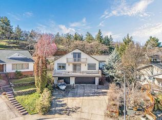 135 Candice Ct, Medford, OR 97504