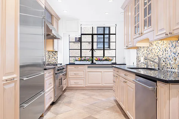 Sold by Douglas Elliman | media 10