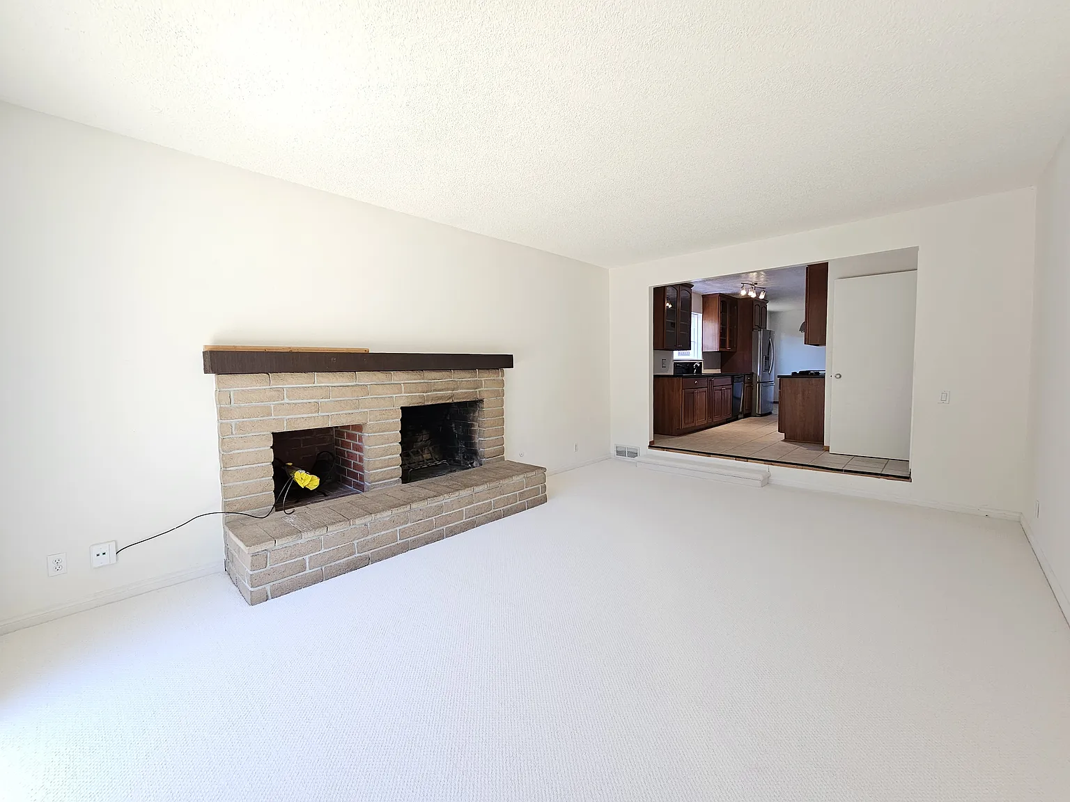 3 bed, 1890 sqft, $6,500 — Photo 4