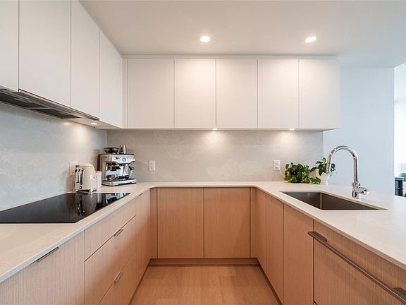 4th image of 1100 Yates St #511