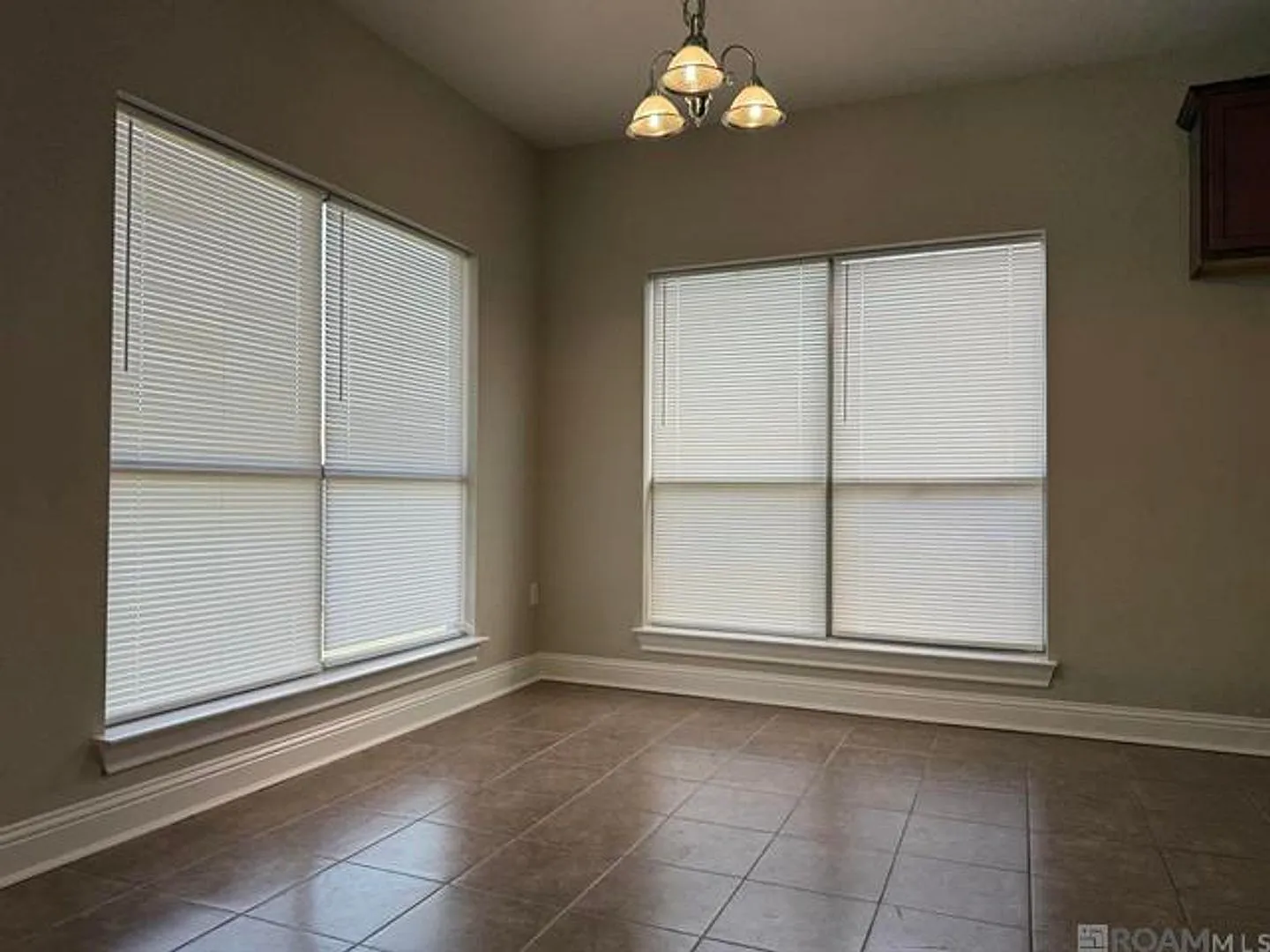 Colonial Dr 41206 — Photo 4
