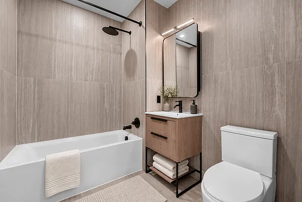 Bathroom, photo 1