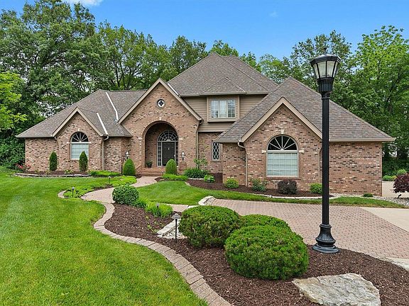 2nd image of 30 Willow Creek Dr