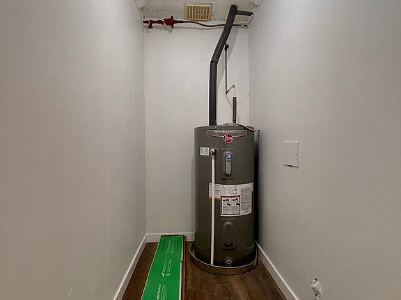 2nd image of 10580 Holly Park Ln #10580