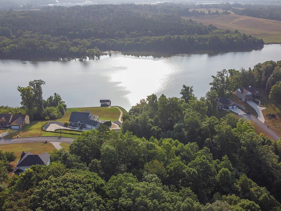 1st image of 250 Vineyard Cove Dr