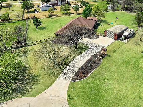 4th image of 122 Collin Ct