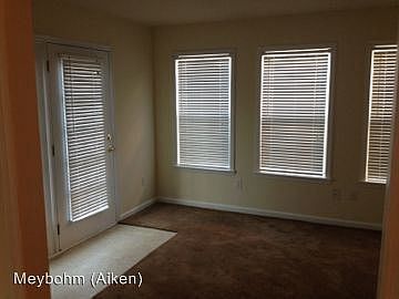 4th image of 113 Melville Ln SW