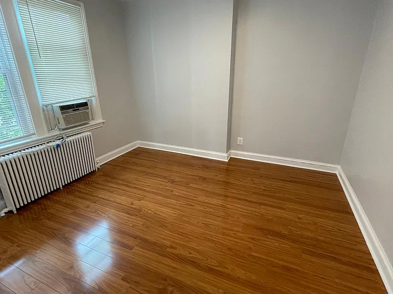 611 A St NE #4 — Photo 6