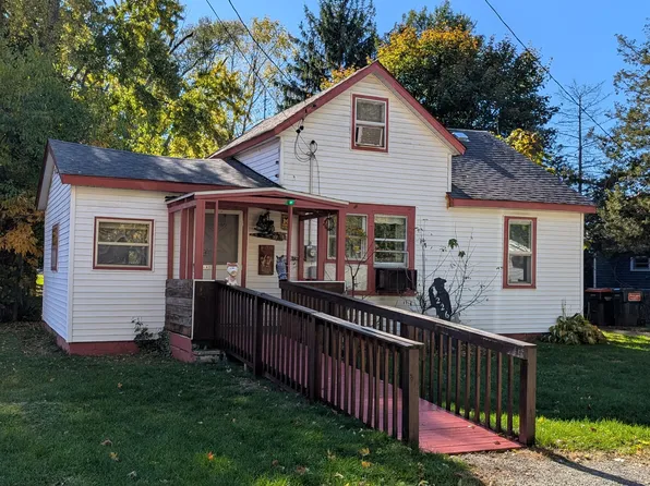 226 Cedar St NE, Cedar Springs, MI 49319