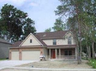 701 Whisperlake Rd, Holland, OH 43528