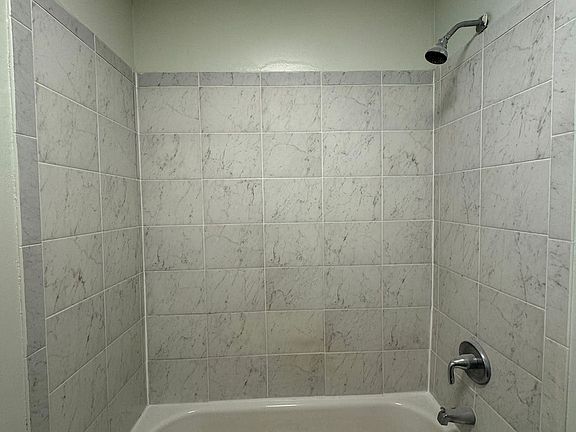3rd image of 178 Monticello Ave #1B