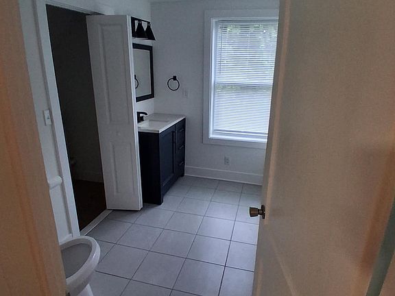 4th image of 623 Columbia Ave #B