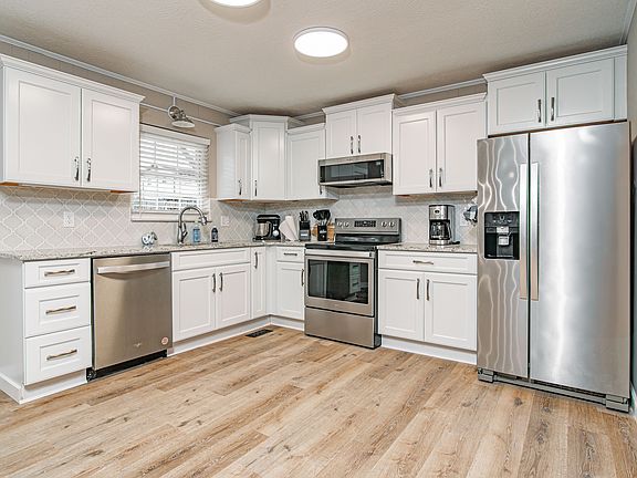 4th image of 7707 Windsong Rd