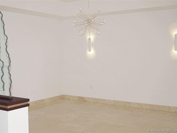 5th image of 4000 Island Boulevard Th4