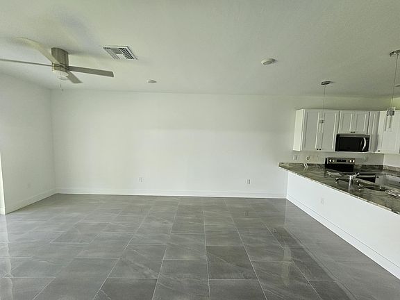 3rd image of 328 Limerick Ave S #328