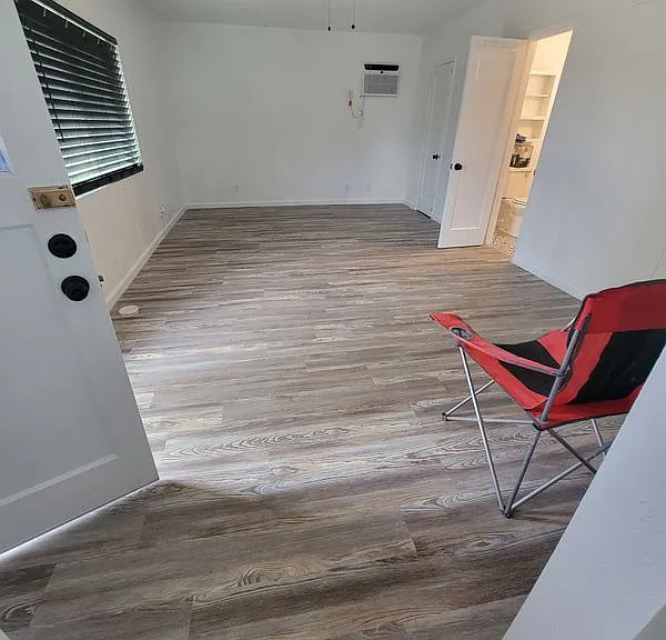1706 Diane Dr — Photo 1