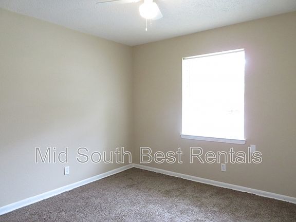 5th image of 4442 Rose Heather St
