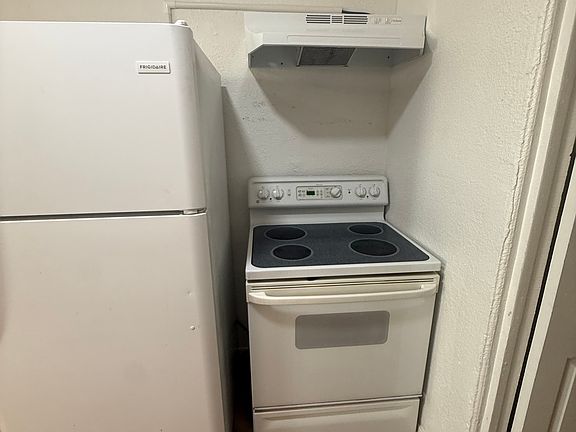 3rd image of 2609 S 7th Ave #2609
