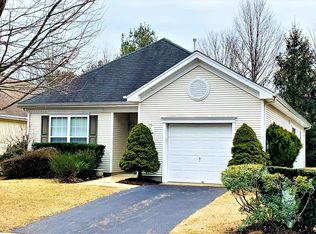 4 Spring Meadow Dr, Lakewood, NJ