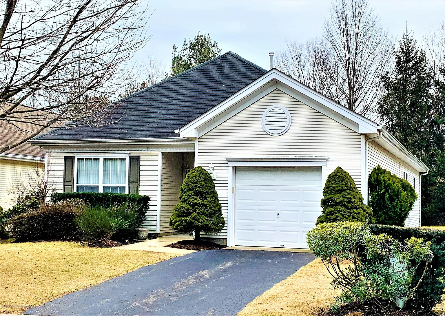 4 Spring Meadow Dr photo 1