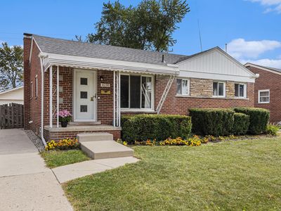 8238 Terri Dr, Westland, MI, 48185