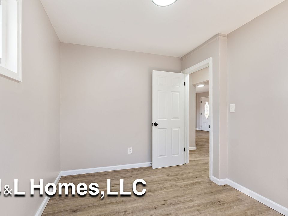 1st image of 3829 Brentwood Ct #3829
