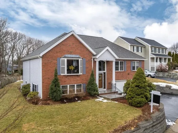 50 Walsh Ave, Stoneham, MA 02180