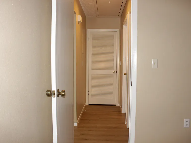 2948 Bancroft Cir E #C — Photo 7