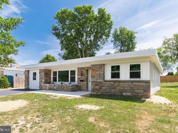 625 Cedar Grove Rd, Broomall, PA 19008