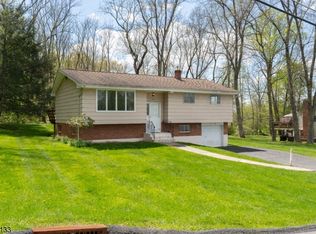 40 Scenic Dr, Andover, NJ 07821