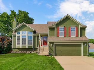 20839 S Skyview Ln, Spring Hill, KS 66083