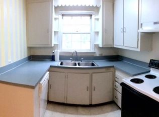 114 Howard Dr APT 1, Charlottesville, VA
