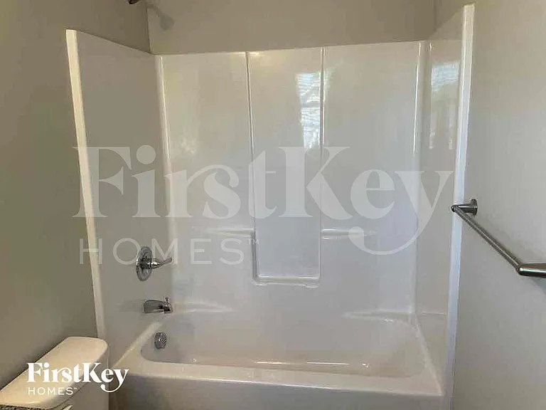 2041 Samantha Dr — Photo 20