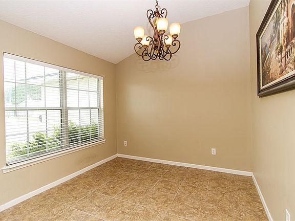 4th image of 2224 Blackstone Way