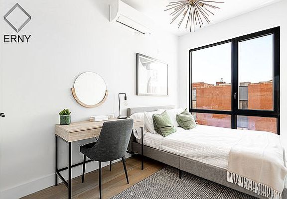 3rd image of 439 Clermont Ave #2