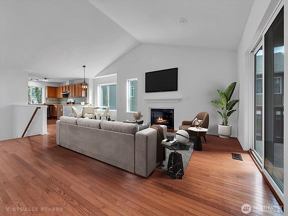 2nd image of 5009 50th Avenue SE