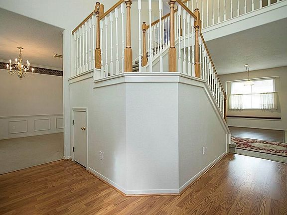 3rd image of 2706 Sandpebble Dr